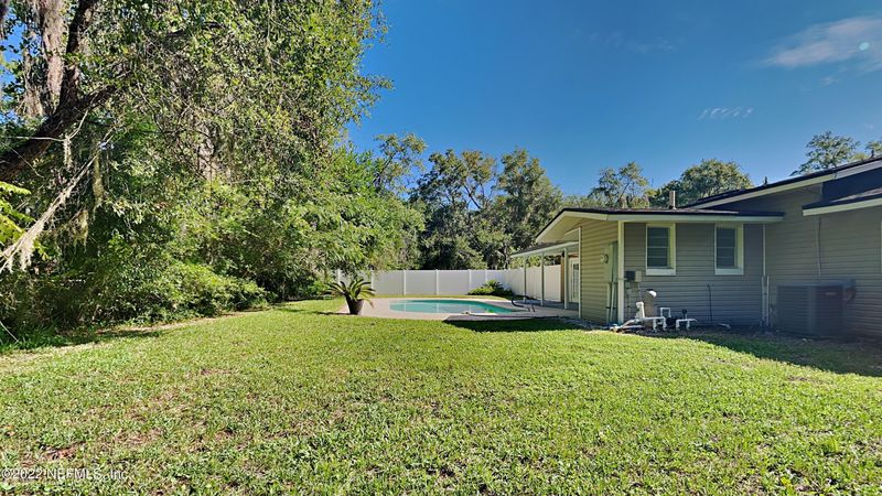 1639 Starratt Rd, Jacksonville, FL 32226