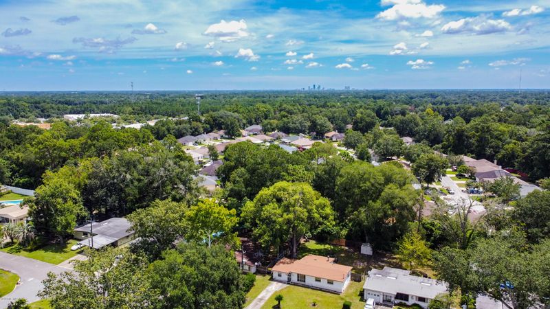 1643 Louvre Dr, Jacksonville, FL 32221