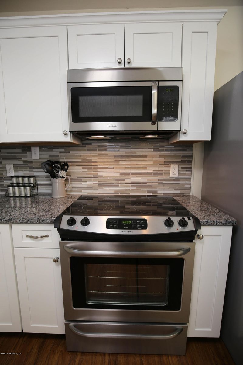 1645 Sprinkle Dr, Jacksonville, FL 32211