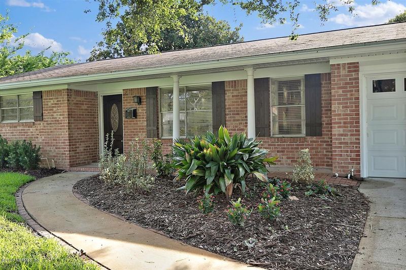1647 Sea Oats Dr, Atlantic Beach, FL 32233