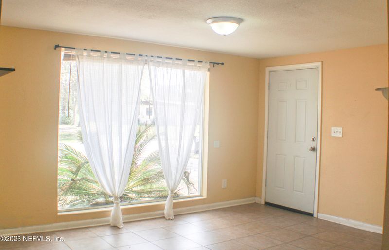 1648 Chateau Dr, Jacksonville, FL 32221
