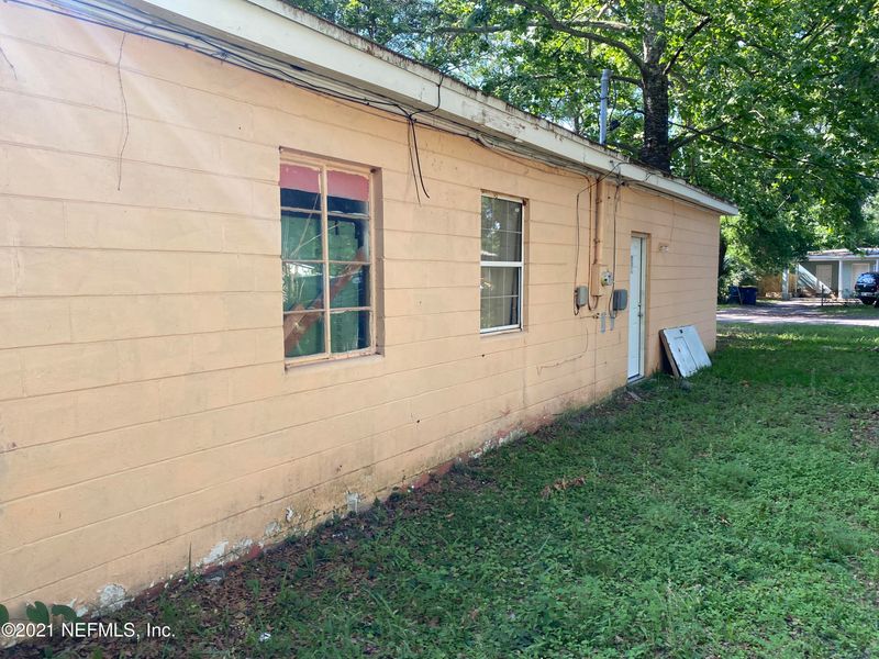 1648 Loyola Dr N, Jacksonville, FL 32218