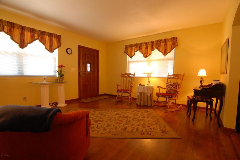 1649 Debutante Dr, Jacksonville, FL 32246
