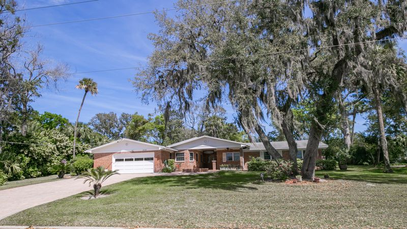 1655 Selva Marina Dr, Atlantic Beach, FL 32233