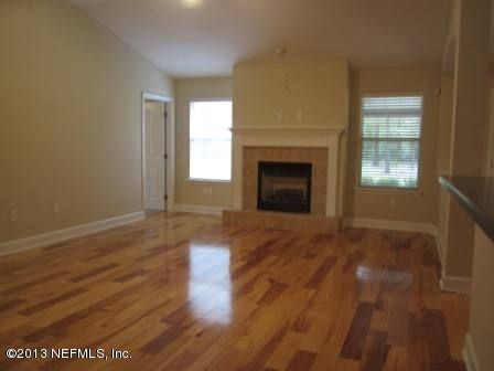 16585 Sand Hill Dr, Jacksonville, FL 32226