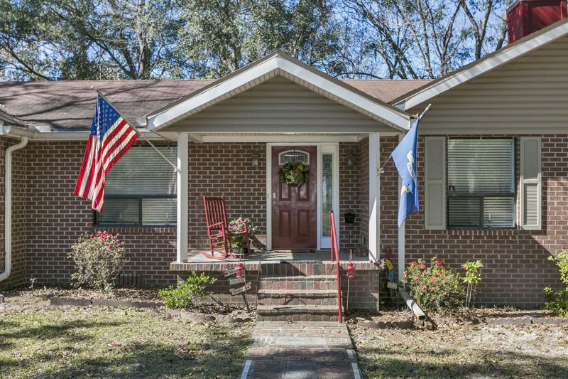 166 Wesley Rd, Green Cove Springs, FL 32043