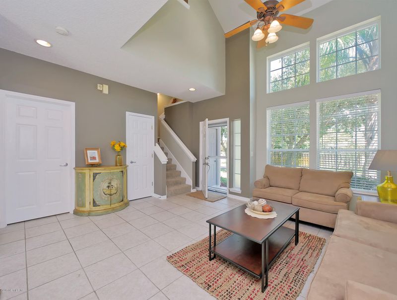 1662 11th St S, Jacksonville Beach, FL 32250
