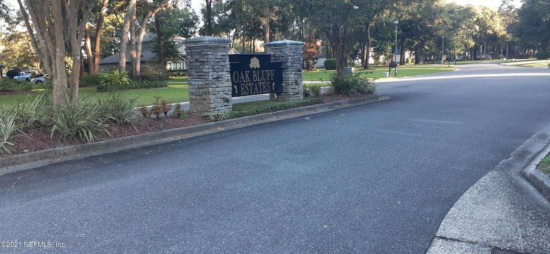 16648 Sand Hill Dr, Jacksonville, FL 32226