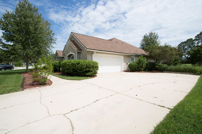 1667 Waters Edge Dr, Fleming Island, FL 32003