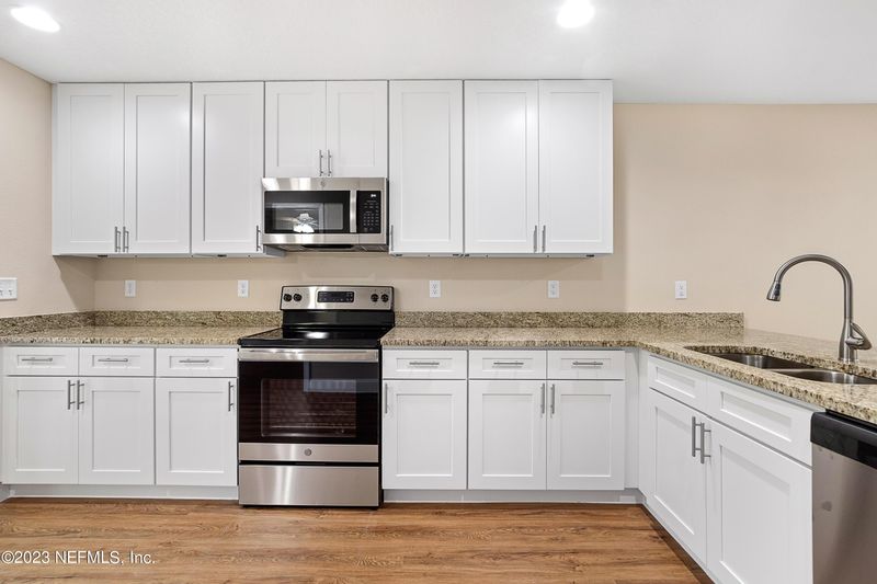1669 8th St W, Jacksonville, FL 32209