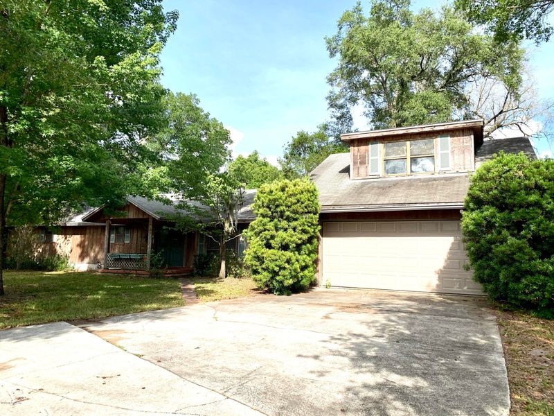1671 Old Middleburg Rd N, Jacksonville, FL 32210