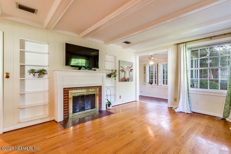 1673 Charon Rd, Jacksonville, FL 32205