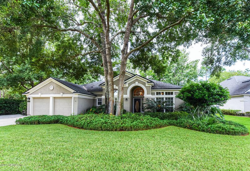 1678 Country Walk Dr, Fleming Island, FL 32003