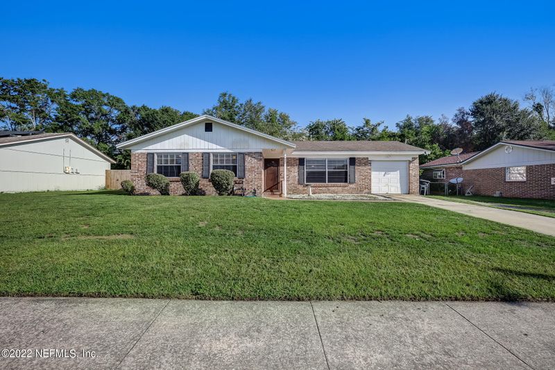 1682 Debbie Ln, Orange Park, FL 32073