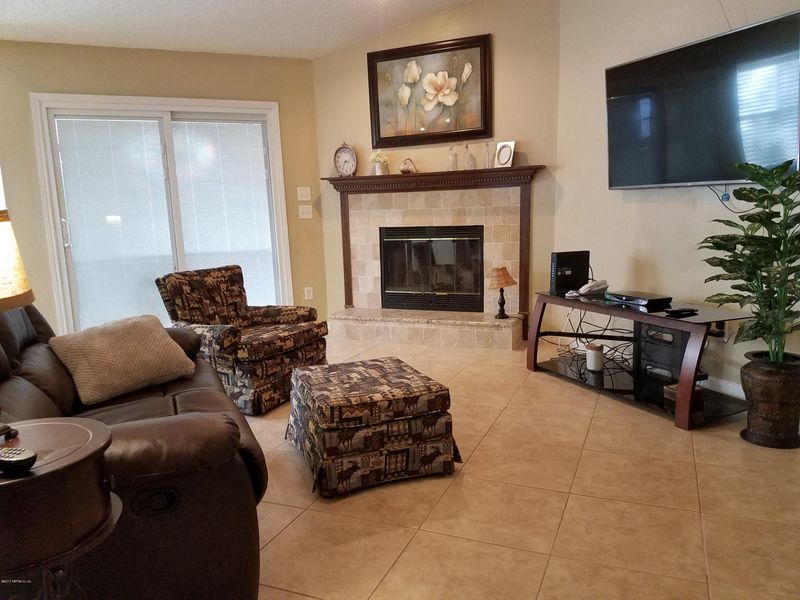 169 Johns Glen Dr, St Johns, FL 32259