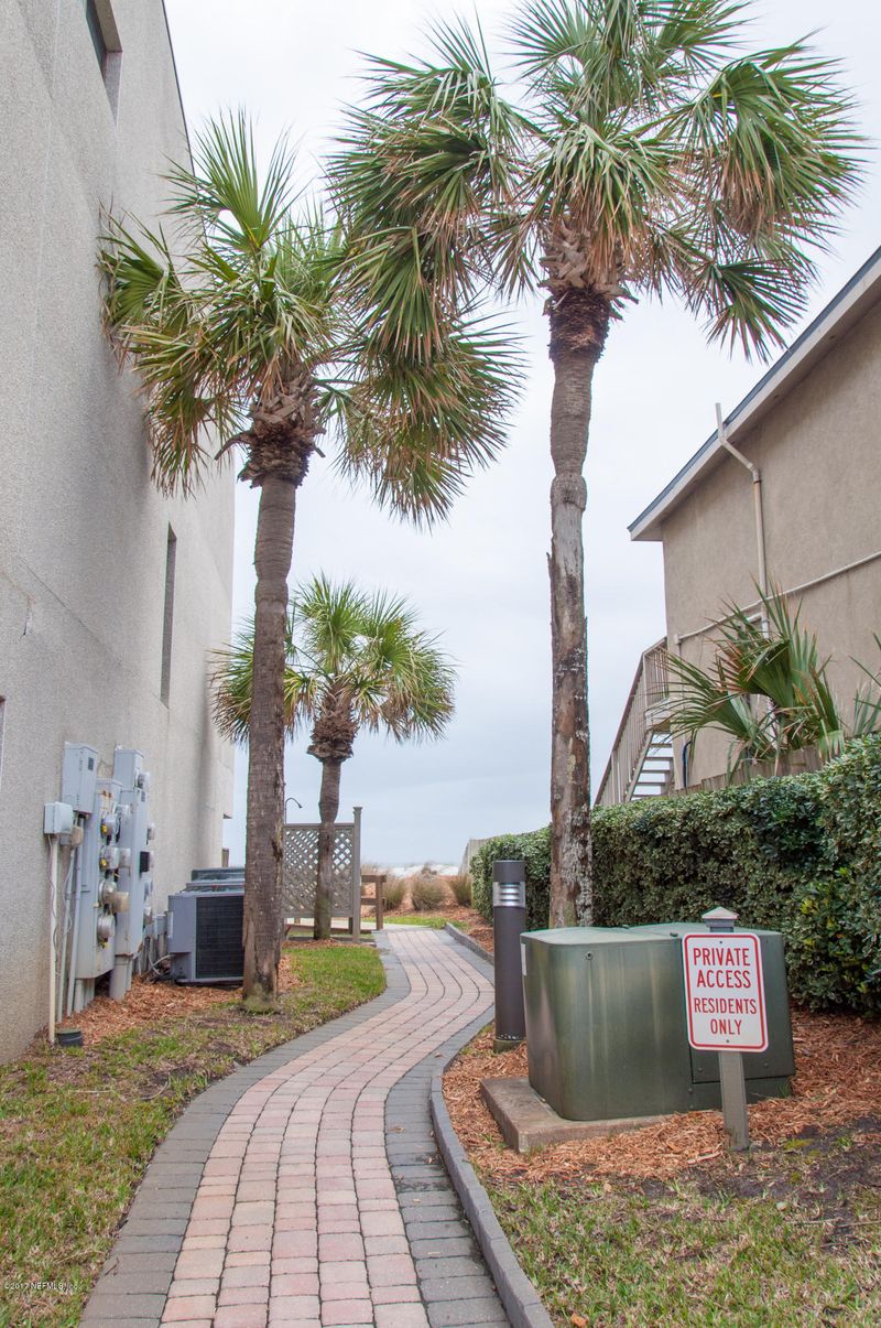 1701 1st St N #1B, Jacksonville Beach, FL 32250