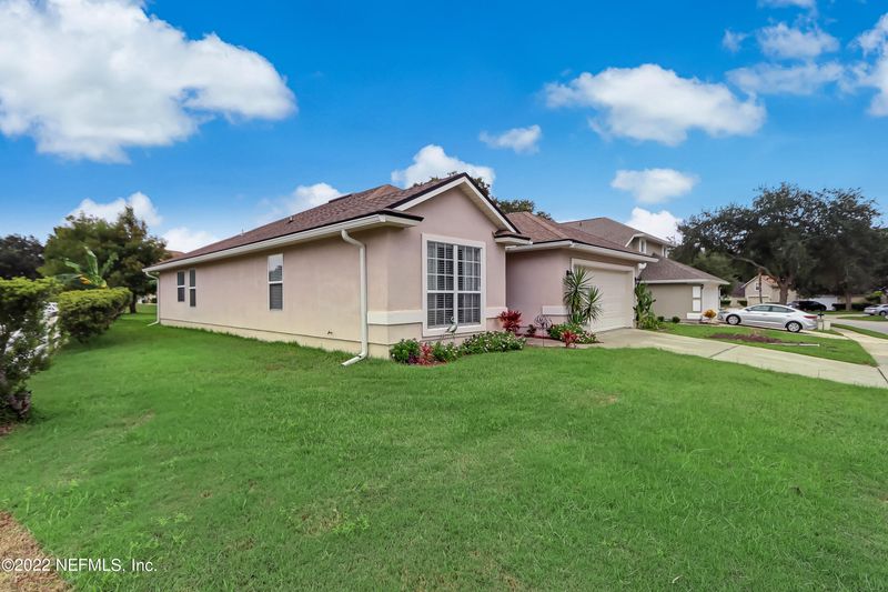 1702 Forest Creek Dr, Jacksonville, FL 32225