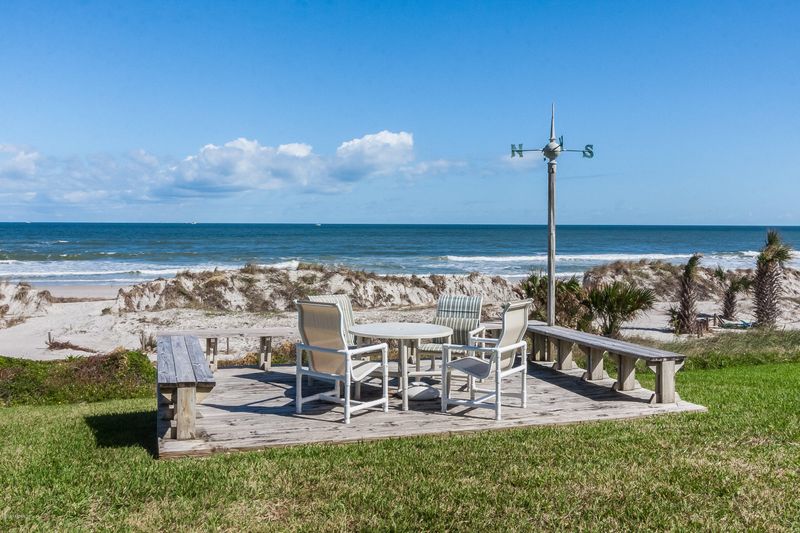 1707 Beach Ave, Atlantic Beach, FL 32233
