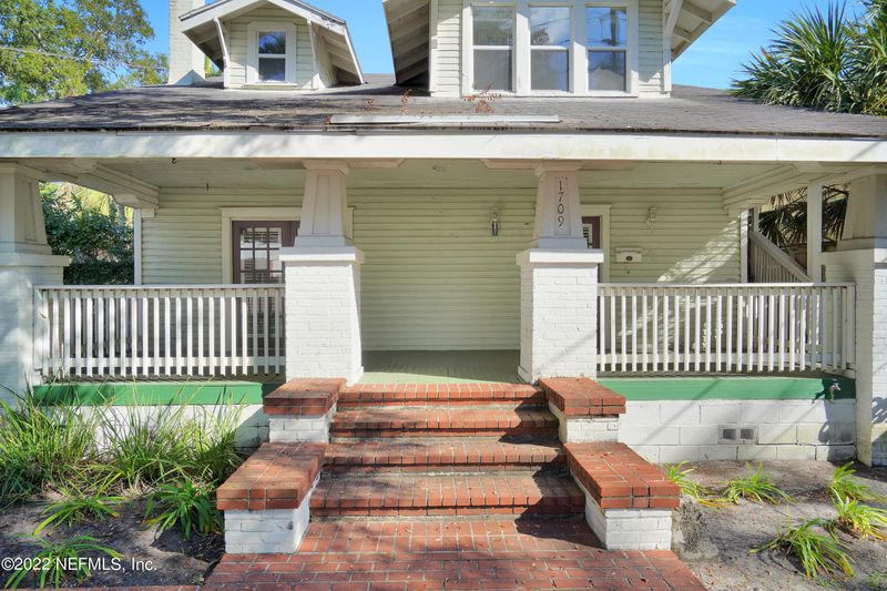 1709 River Rd, Jacksonville, FL 32207
