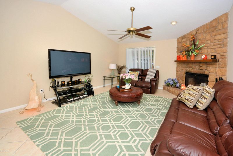 1717 Indian Springs Dr, Jacksonville, FL 32246