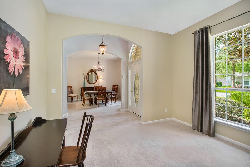 1720 Lochamy Ln, St Johns, FL 32259
