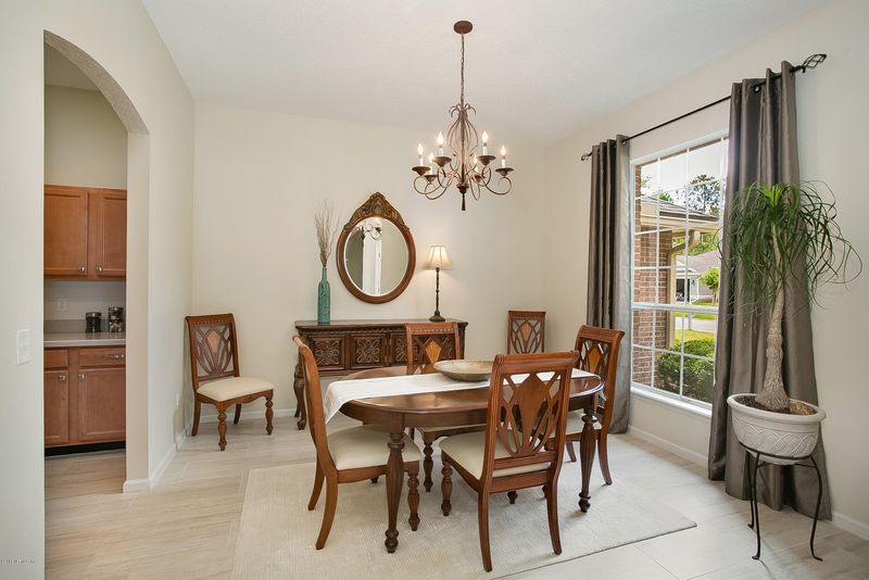 1720 Lochamy Ln, St Johns, FL 32259