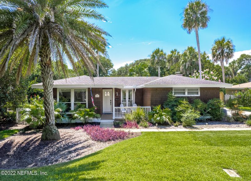 1722 Sea Oats Dr, Atlantic Beach, FL 32233