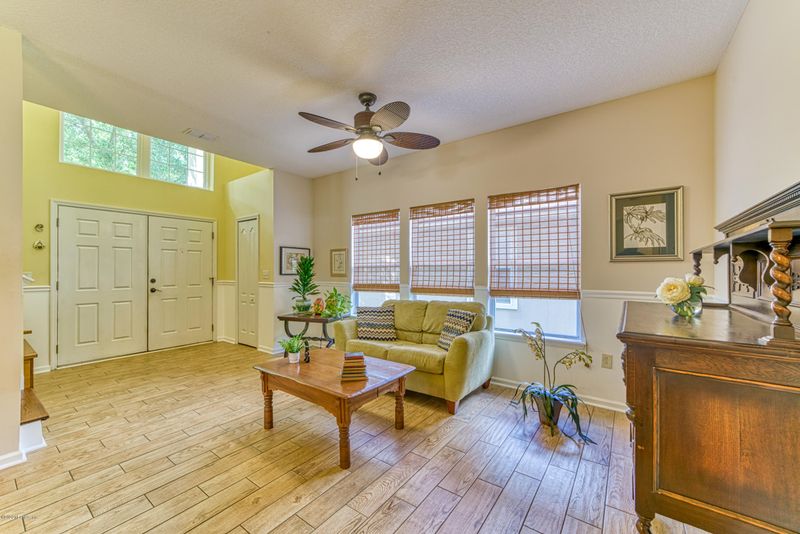 1723 Canopy Oaks Dr, Orange Park, FL 32065