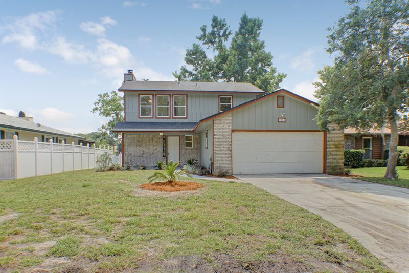 1723 Derringer Rd, Jacksonville, FL 32225