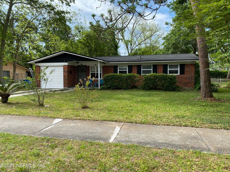 1724 Leonid Rd, Jacksonville, FL 32218