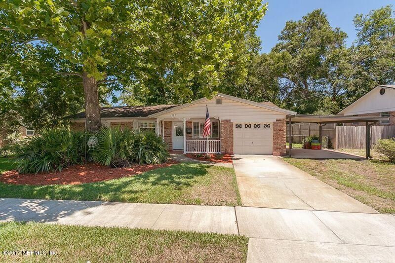 1727 Grove Park Dr, Orange Park, FL 32073
