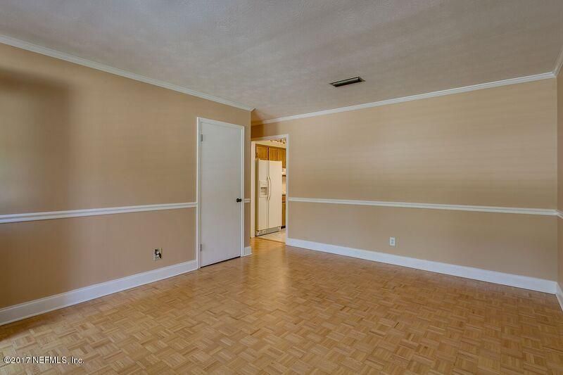 1727 Grove Park Dr, Orange Park, FL 32073
