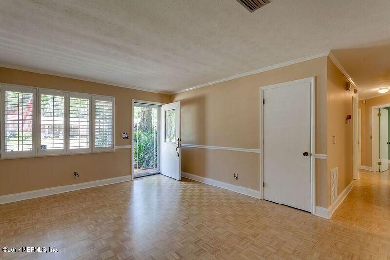 1727 Grove Park Dr, Orange Park, FL 32073