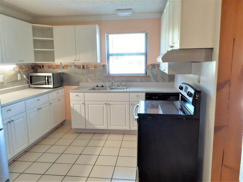 1730 Dupre Dr, Jacksonville, FL 32221