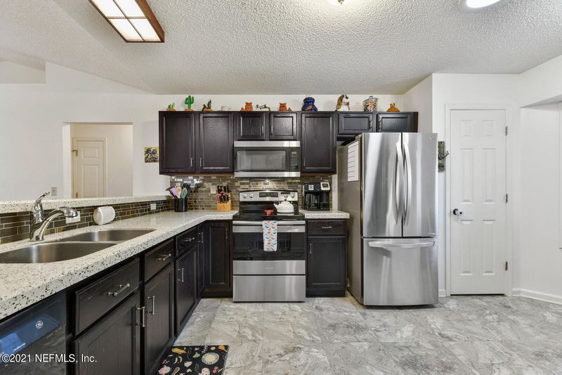 1734 Chandelier Cir E, Jacksonville, FL 32225