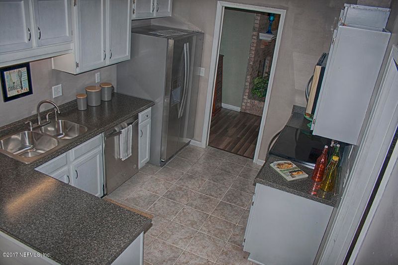 1750 Broken Bow Dr E, Jacksonville, FL 32225