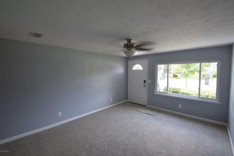 1751 Mindanao Dr, Jacksonville, FL 32246