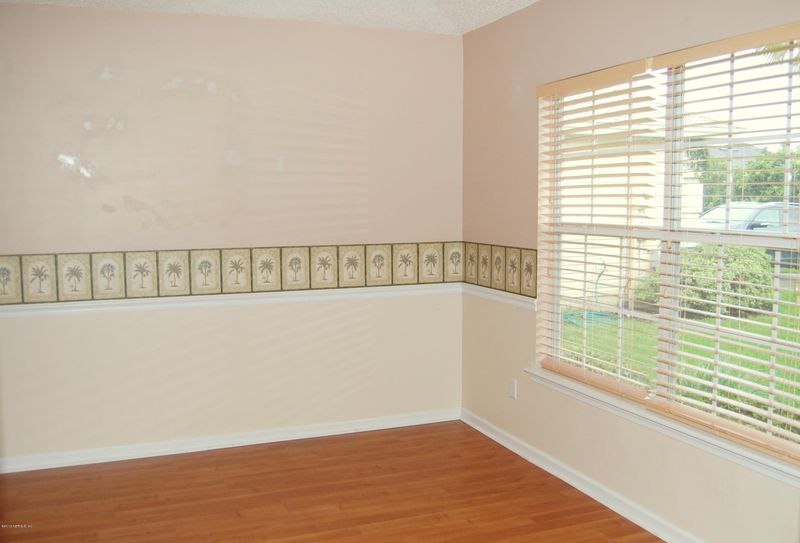 176 N Lake Cunningham Ave, St Johns, FL 32259