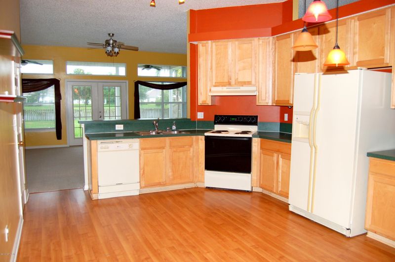 176 N Lake Cunningham Ave, St Johns, FL 32259