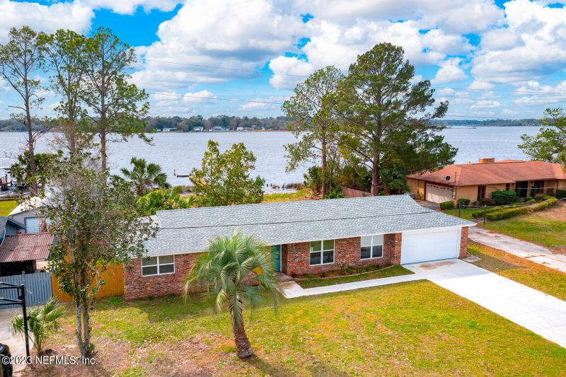 1764 W Shoreview Dr, Jacksonville, FL 32218