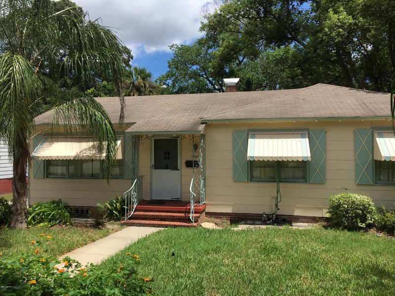 1767 Planters Rd, Jacksonville, FL 32207