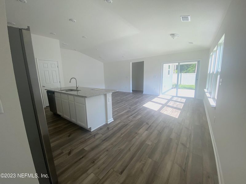 177 Peace River Rd, St Johns, FL 32259