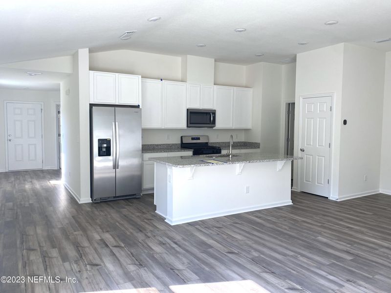 177 Peace River Rd, St Johns, FL 32259