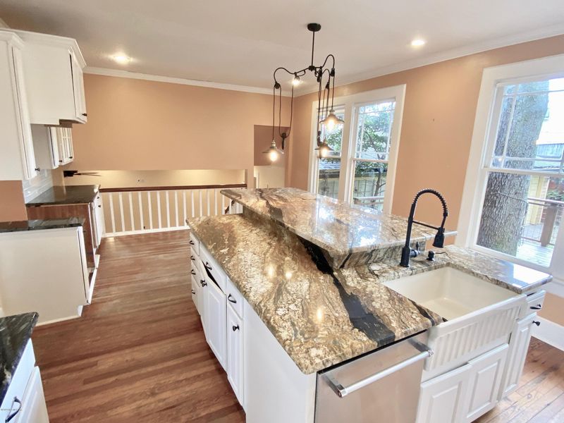 1776 Canterbury St, Jacksonville, FL 32205