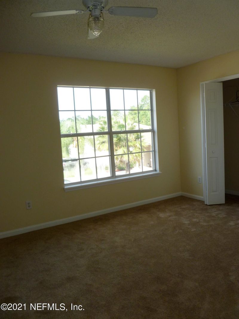 1776 Hawkins Cove Dr E, Jacksonville, FL 32246