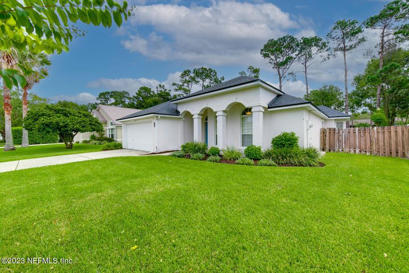 1779 Tall Tree Dr E, Jacksonville, FL 32246
