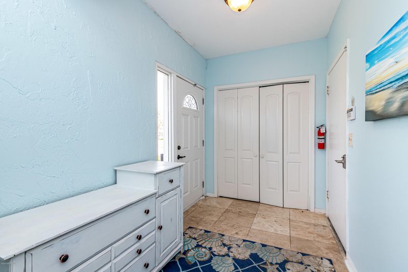 18 20th Ave S, Jacksonville Beach, FL 32250