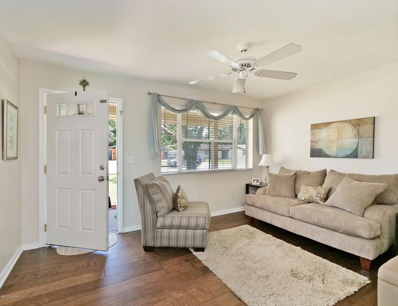 1804 10th St N, Jacksonville Beach, FL 32250