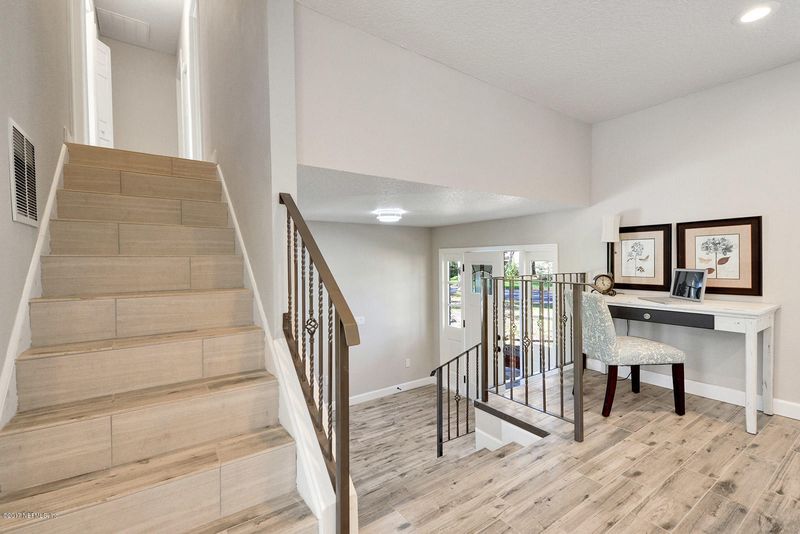 1804 Twelve Oaks Ln, Neptune Beach, FL 32266