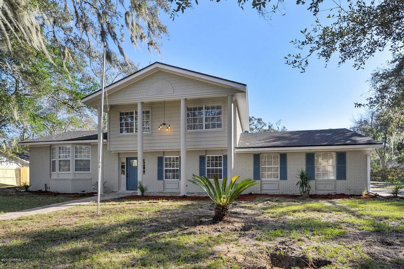1804 Twelve Oaks Ln, Neptune Beach, FL 32266